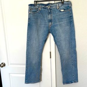 GENTLY USED LEVI’S 42x32